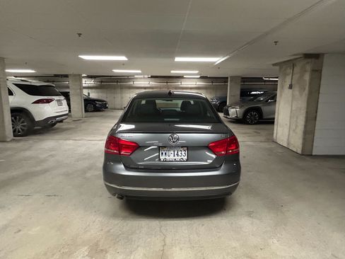 Used 2012 Volkswagen Passat 2.5 SEL Premium image 5