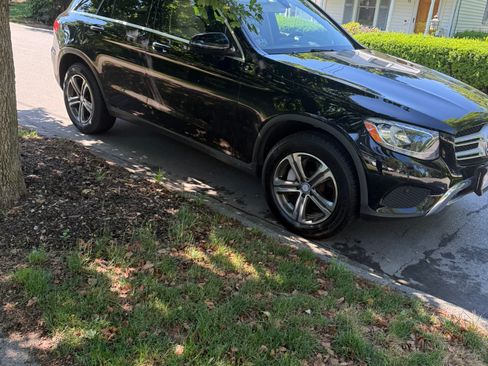 Used 2017 Mercedes-Benz GLC 300 4MATIC image 10