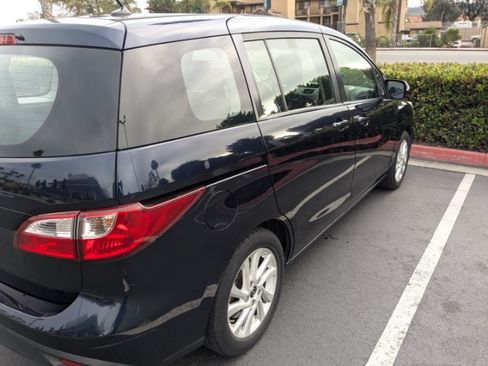 Used 2014 MAZDA MAZDA5 Sport image 5