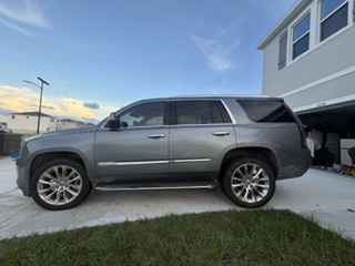 Used 2019 Cadillac Escalade Luxury RWD image 1
