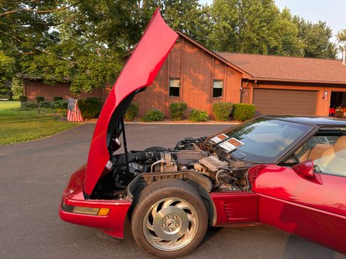 Used 1995 Chevrolet Corvette Coupe RWD image 26