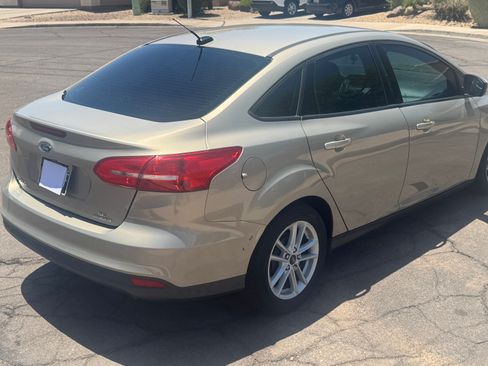 Used 2015 Ford Focus SE FWD image 10