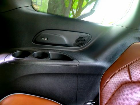 Used 2018 Chrysler Pacifica Limited w/ Advanced Safetytec Group image 27