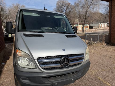 Used 2012 Mercedes-Benz Sprinter 2500 image 5