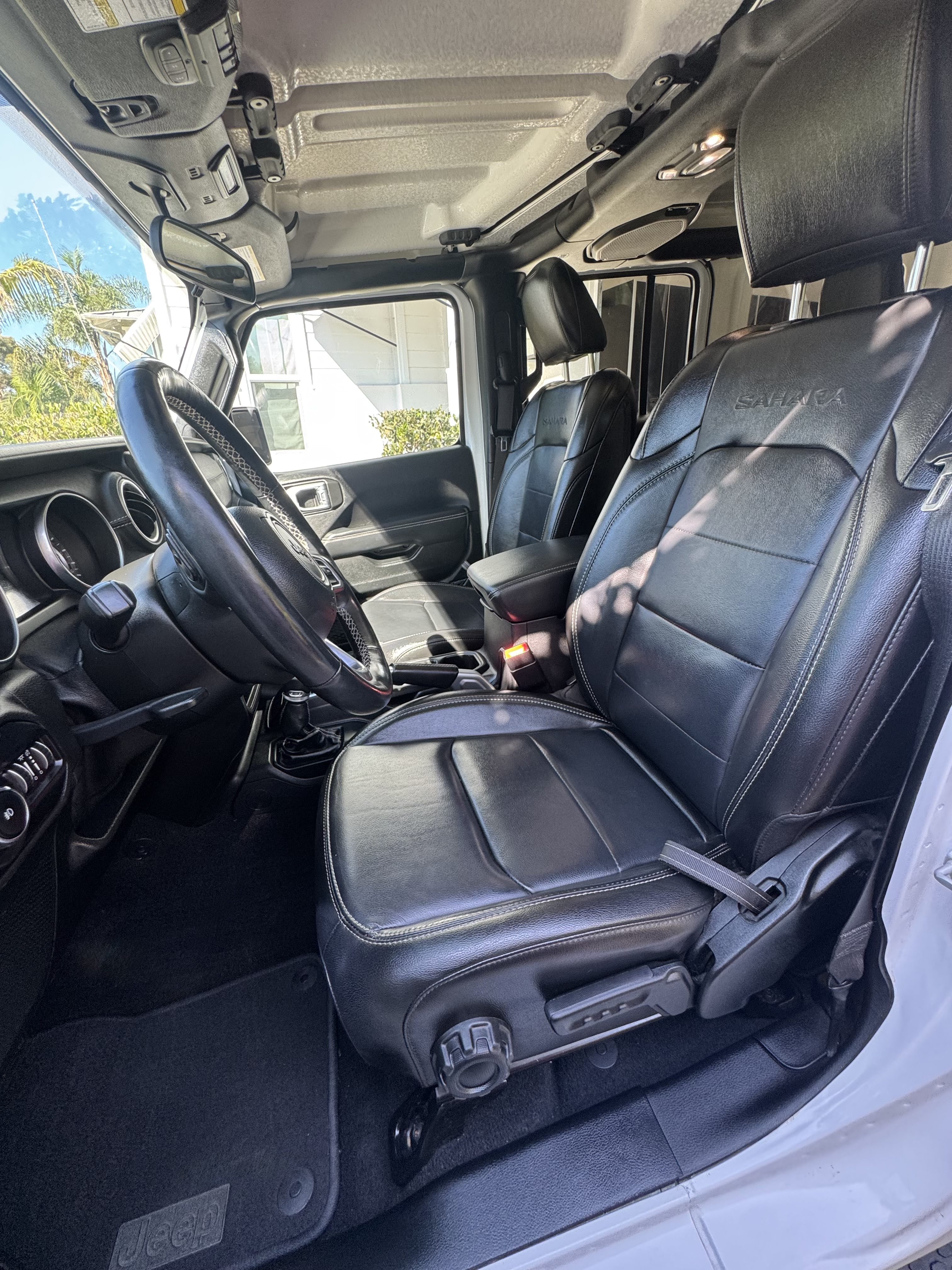 Used 2021 Jeep Wrangler Unlimited Sahara w/ LED Lighting Group AWD/4WD image 12