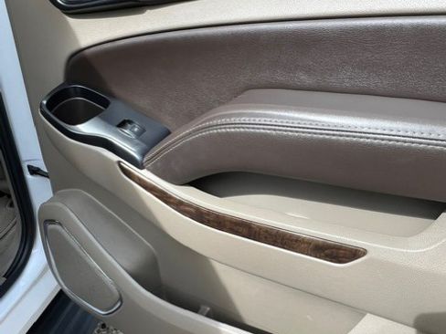 Used 2019 Chevrolet Suburban LT image 21