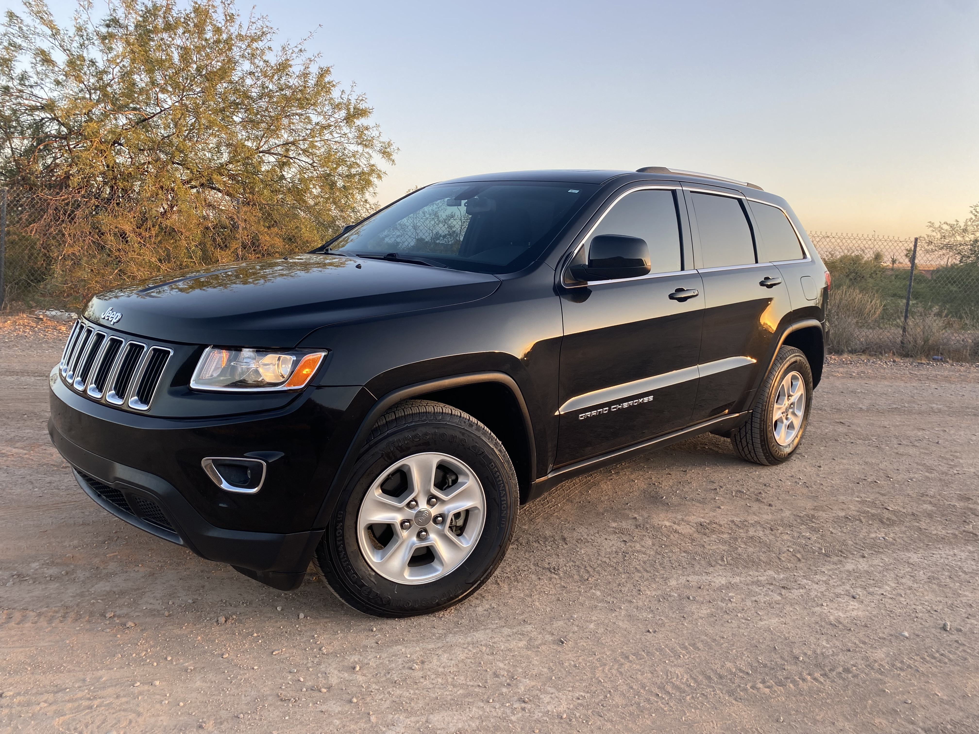 Used 2015 Jeep Grand Cherokee Laredo w/ Quick Order Package 23E AWD/4WD image 1