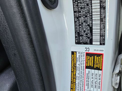 Used 2019 Toyota Avalon Touring image 8