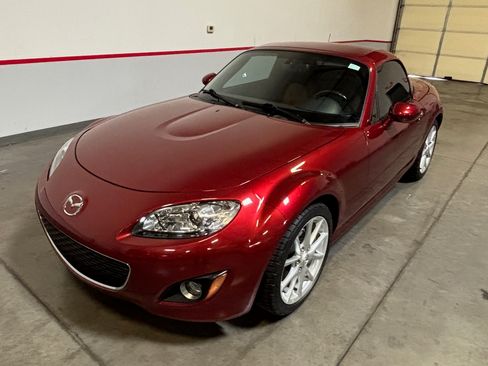 Used 2011 MAZDA MX-5 Miata Touring w/ Suspension Pkg RWD image 9