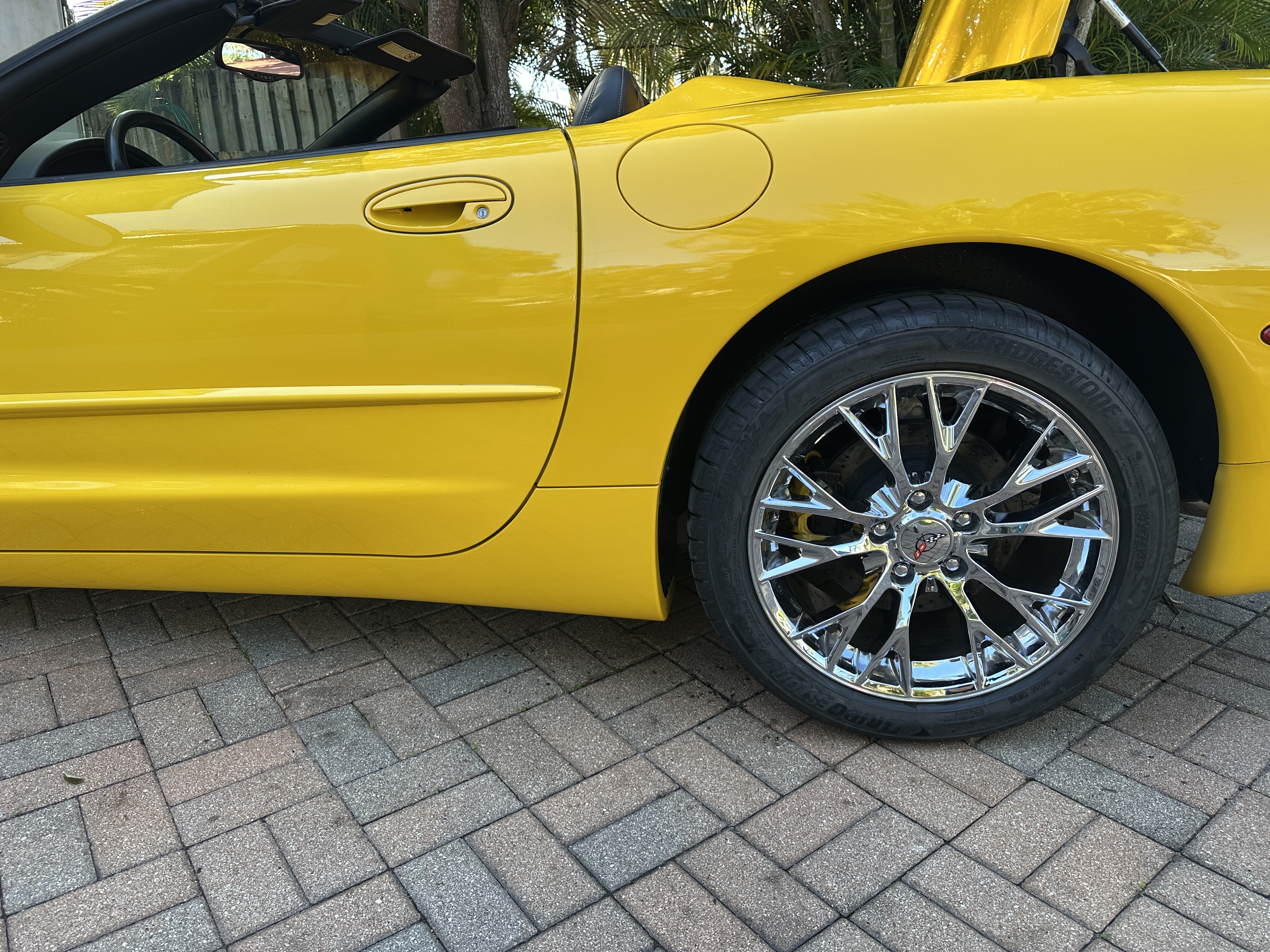 Used 2003 Chevrolet Corvette Convertible w/ Preferred Equipment Group1 RWD image 11