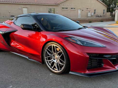 Used 2024 Chevrolet Corvette Z06 RWD image 2