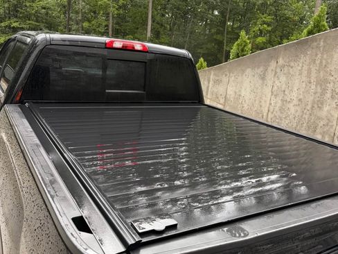 Used 2016 GMC Sierra 1500 Denali w/ Enhanced Driver Alert Package AWD/4WD image 8