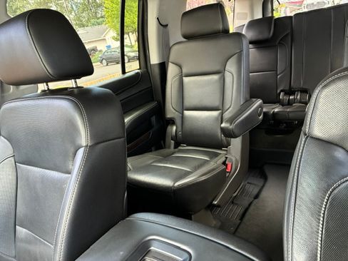 Used 2015 GMC Yukon XL SLT w/ Open Road Package AWD/4WD image 5
