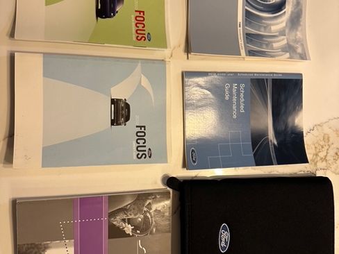 Used 2010 Ford Focus SE image 30