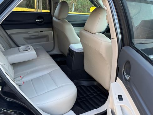 Used 2005 Dodge Magnum R/T w/ Convenience Group II image 8