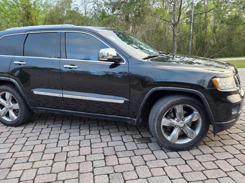 Used 2011 Jeep Grand Cherokee Limited w/ Luxury Group II image 9