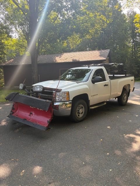 Used 2009 Chevrolet Silverado 2500 W/T w/ Snow Plow Prep Package AWD/4WD image 4