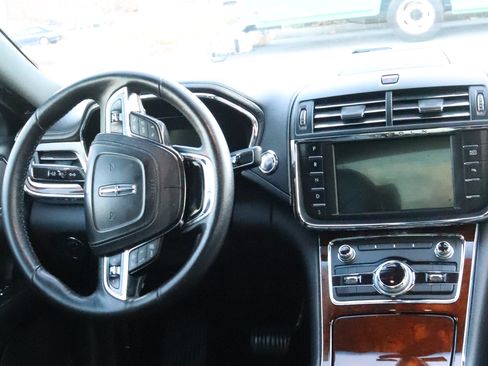 Used 2019 Lincoln Continental w/ Equipment Group 500A image 22