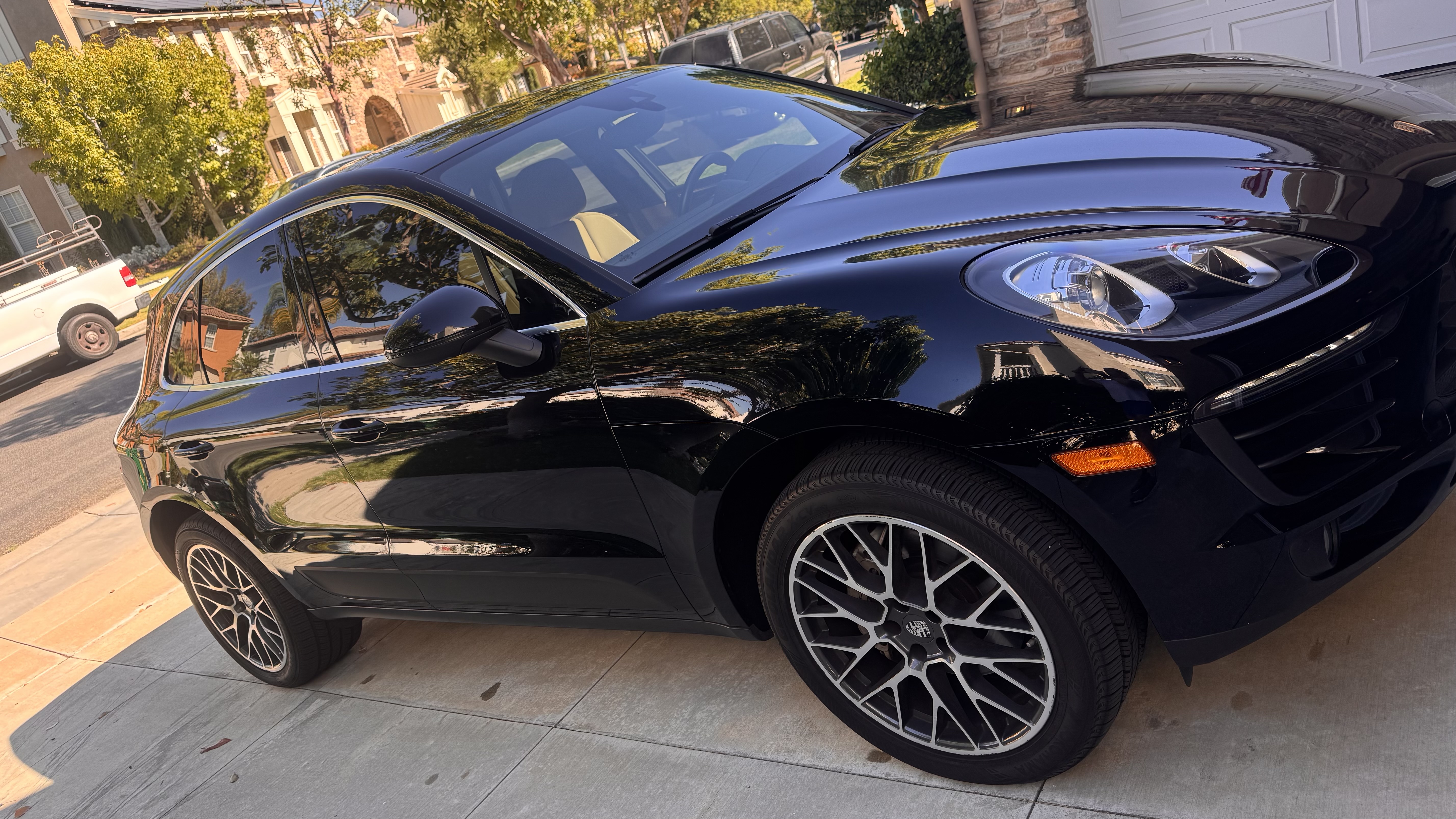 Used 2018 Porsche Macan S AWD/4WD image 1
