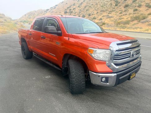 Used 2017 Toyota Tundra SR5 w/ TRD Off Road Package image 5
