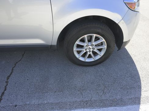 Used 2014 Ford Edge SE w/ Equipment Group 101A image 12