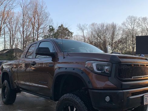 Used 2017 Toyota Tundra SR5 image 4