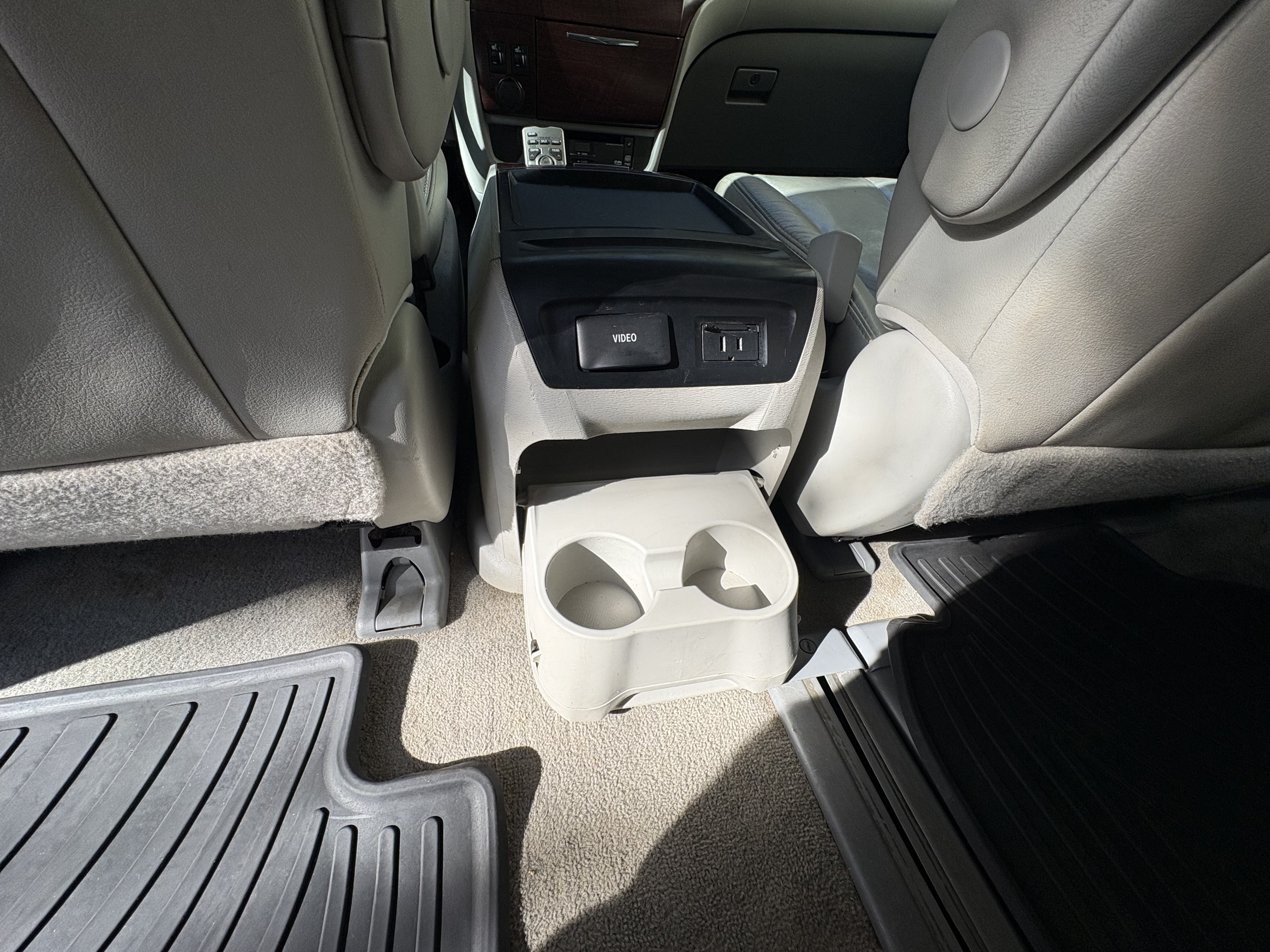 Used 2011 Toyota Sienna XLE FWD image 14