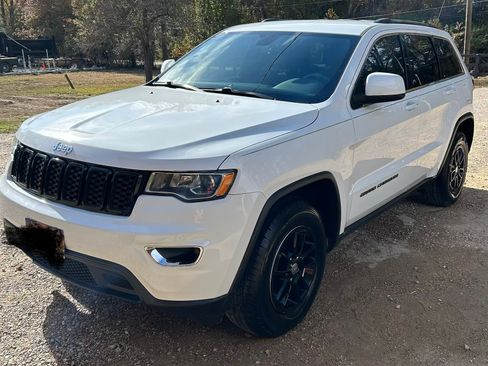 Used 2018 Jeep Grand Cherokee Laredo image 17