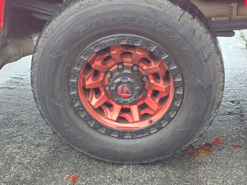 Used 2021 Ford F250 XLT w/ XLT Value Package image 12