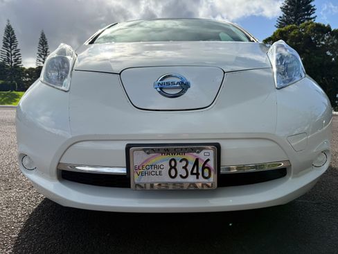 Used 2017 Nissan Leaf SV w/ Protection Package FWD image 20