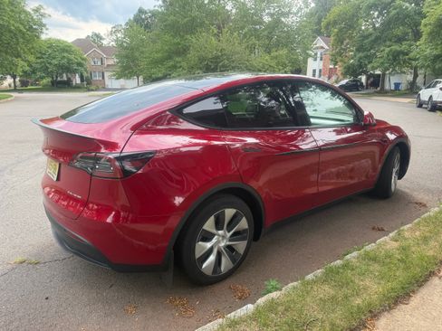 Used 2023 Tesla Model Y Long Range AWD/4WD image 17