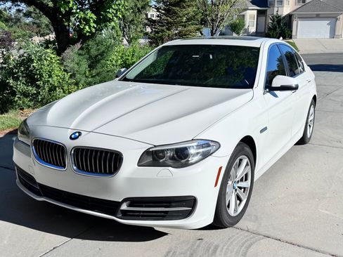 Used 2014 BMW 528i xDrive Sedan AWD/4WD image 1