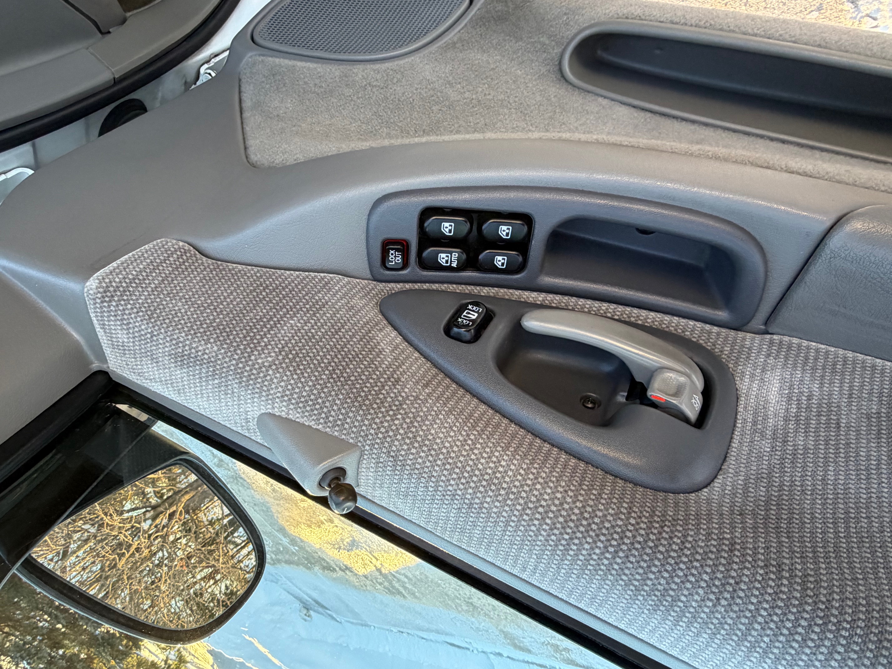 Used 1999 Chevrolet Lumina w/ Preferred Equipment Group FWD image 10