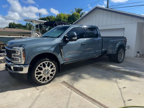 Used 2023 Ford F350 Lariat w/ Lariat Ultimate Package image 1