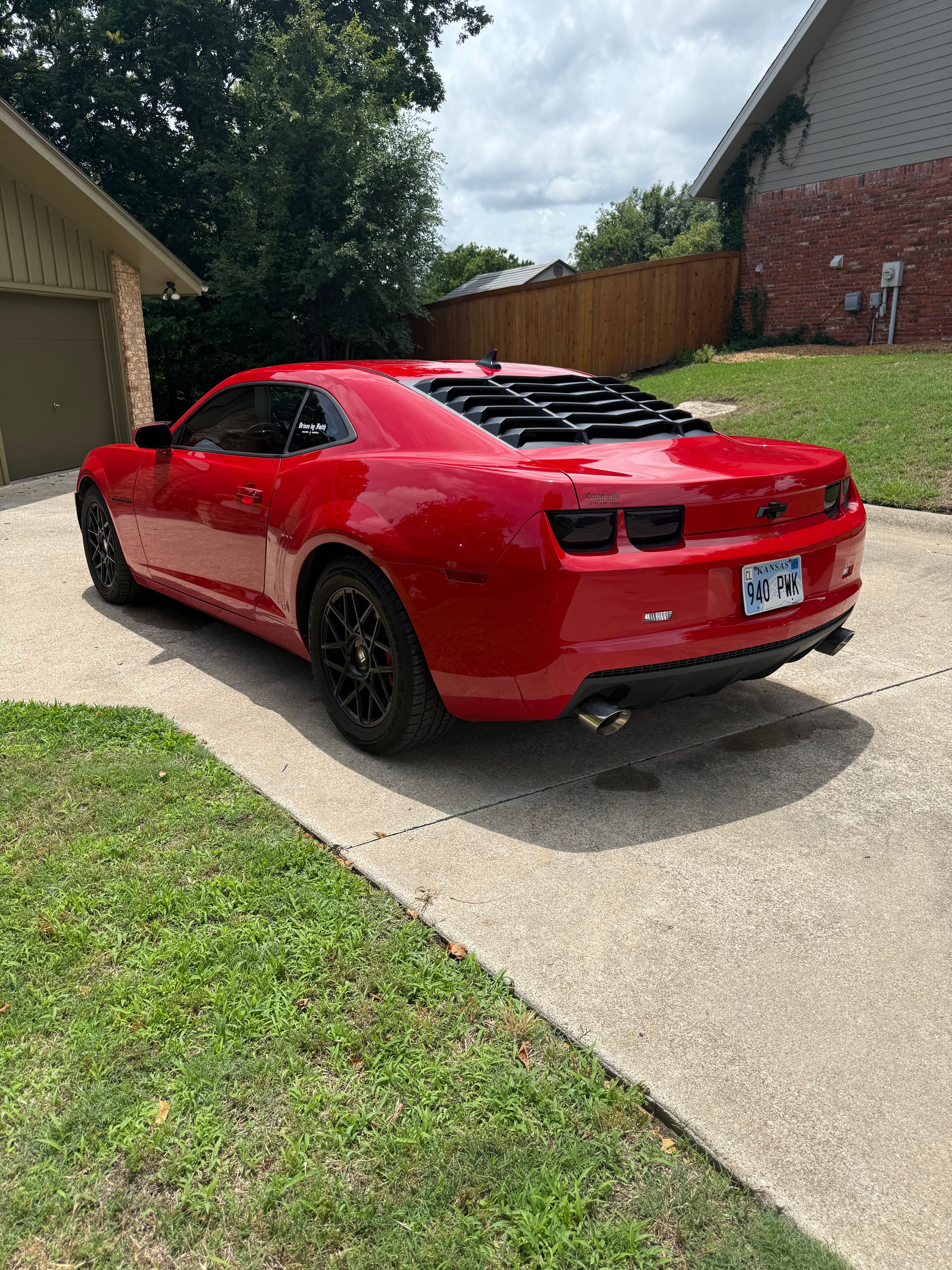 Used 2011 Chevrolet Camaro LT RWD image 6