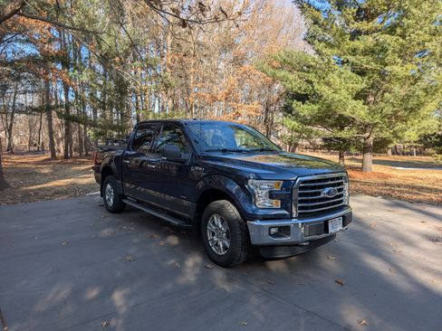 Used 2015 Ford F150 XLT w/ Equipment Group 302A Luxury image 12