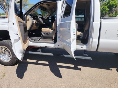 Used 2011 Ford F350 Lariat w/ Lariat Interior Pkg AWD/4WD image 2