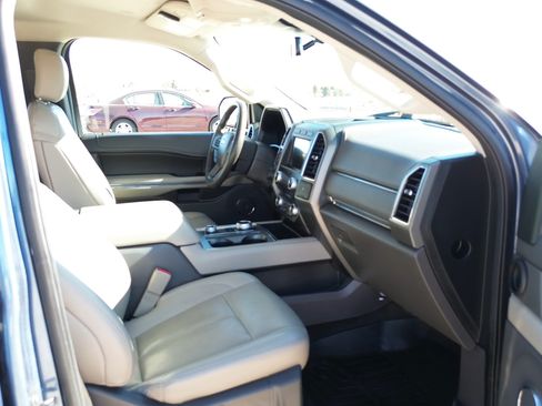 Used 2018 Ford Expedition Max XLT w/ Equipment Group 202A image 24