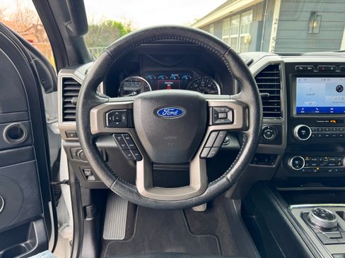 Used 2020 Ford Expedition Max XLT w/ Equipment Group 202A image 9