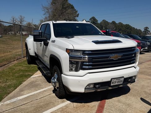Used 2020 Chevrolet Silverado 3500 High Country w/ LPO, Hitch Package image 4