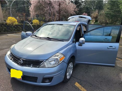 Used 2011 Nissan Versa 1.8 S image 1