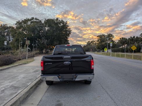 Used 2015 Ford F150 XLT w/ Equipment Group 302A Luxury image 4