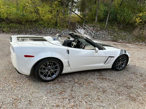 Used 2013 Chevrolet Corvette Grand Sport w/ 4LT Preferred Equipment Group image 5