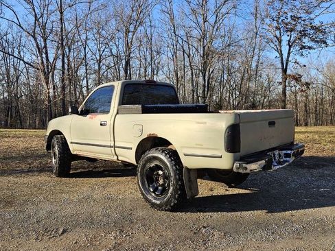 Used 1995 Toyota Tacoma 4x4 Regular Cab image 5