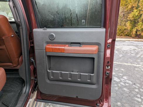 Used 2011 Ford F250 King Ranch w/ FX4 Off Road Pkg image 29