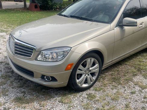 Used 2010 Mercedes-Benz C 300 4MATIC Sedan image 10