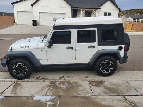 Used 2015 Jeep Wrangler Unlimited Sport image 19