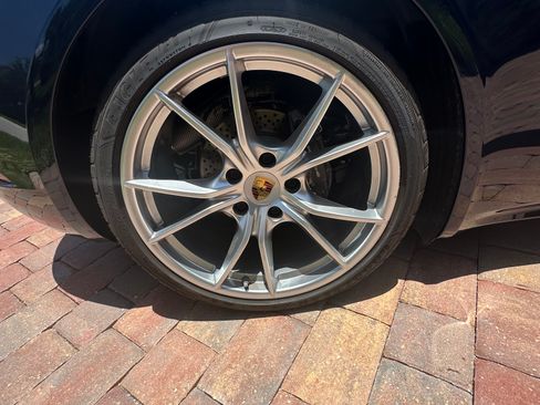 Used 2019 Porsche 718 Boxster RWD image 16