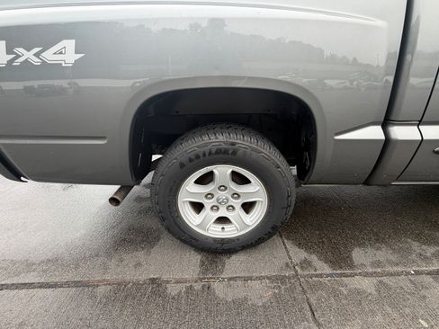 Used 2005 Dodge Dakota Laramie w/ Sport Appearance Group AWD/4WD image 6