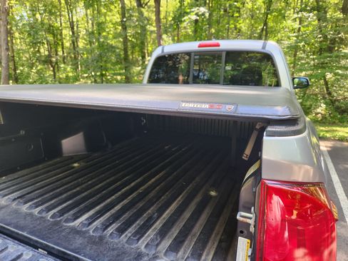 Used 2017 Toyota Tacoma SR5 image 13